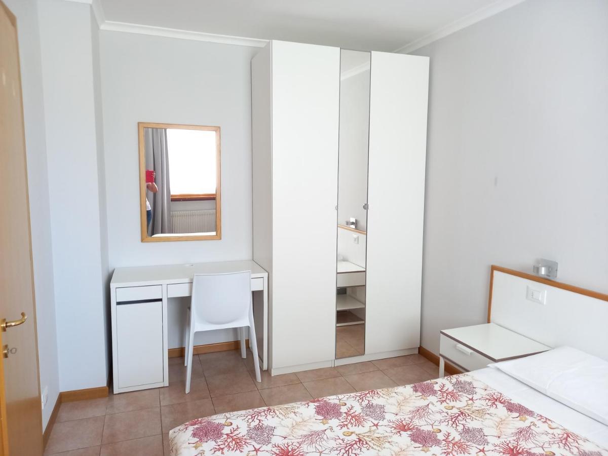 Hotel Lydia Градо Екстер'єр фото