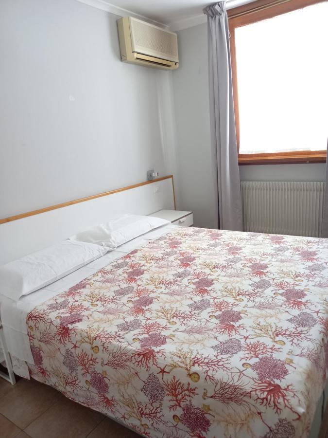 Hotel Lydia Градо Екстер'єр фото