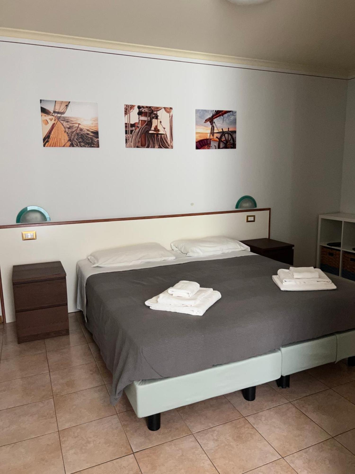 Hotel Lydia Градо Екстер'єр фото